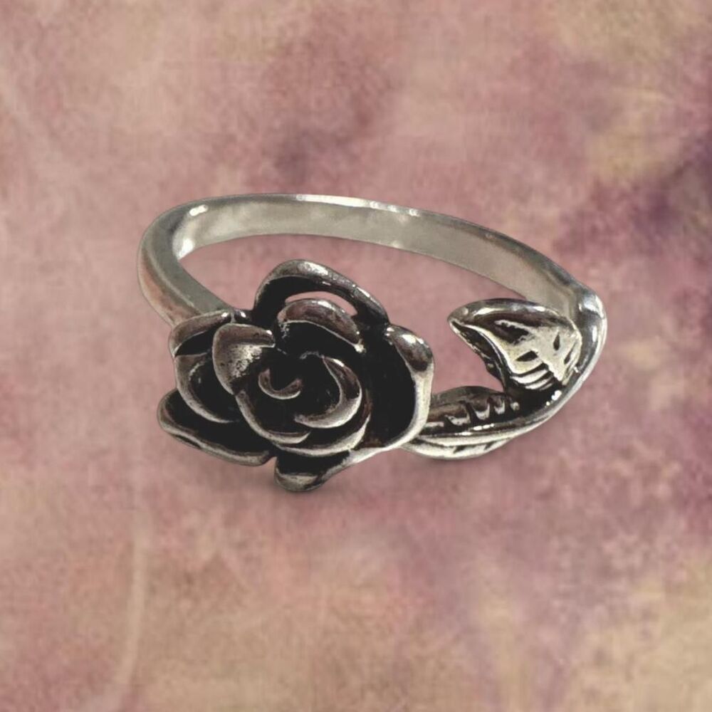 ethereal rose ring🐰🌹 size 7 - Picture 1 of 3